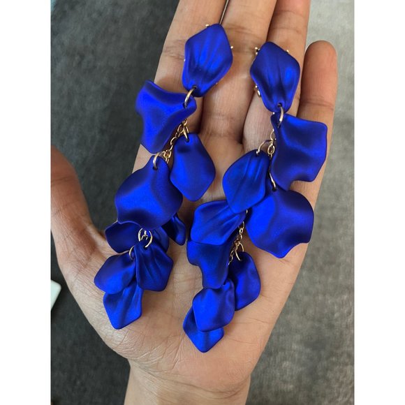 Royal blue earrings petal blue flower, long blue , blue wedding earrings large - Picture 8 of 9